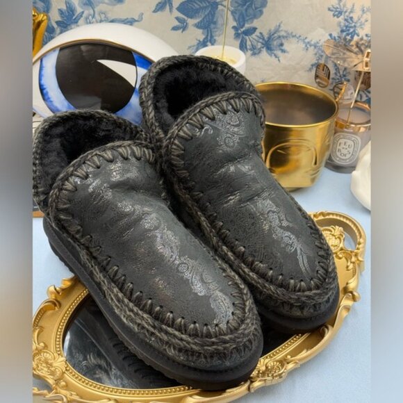 🆕 MOU 🧿 NWOT WOB Black Eskimo Ankle Boot, Paisley Print Overlay, Sz EU 39 - Picture 3 of 12